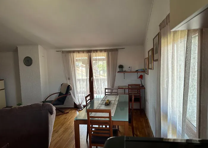 Apartment Peloza 1